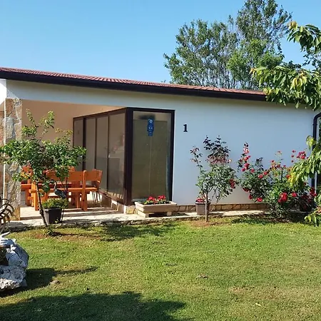 Kerniat Vakantiehuis Pula