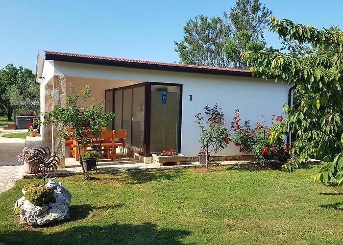 Kerniat Ferienhaus Pula