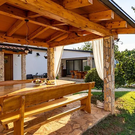 Kerniat Ferienhaus Pula