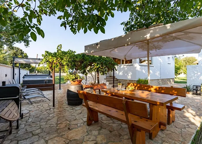 Kerniat Vakantiehuis Pula